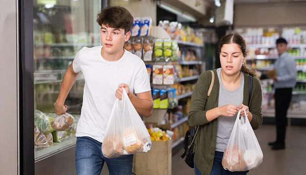 В Шуе пойманы воришки продуктов и бытовой химии